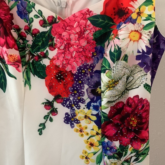 NWOT Venus Floral Dress with Asymmetrical hem. sz M, Homecoming! - Picture 4 of 4